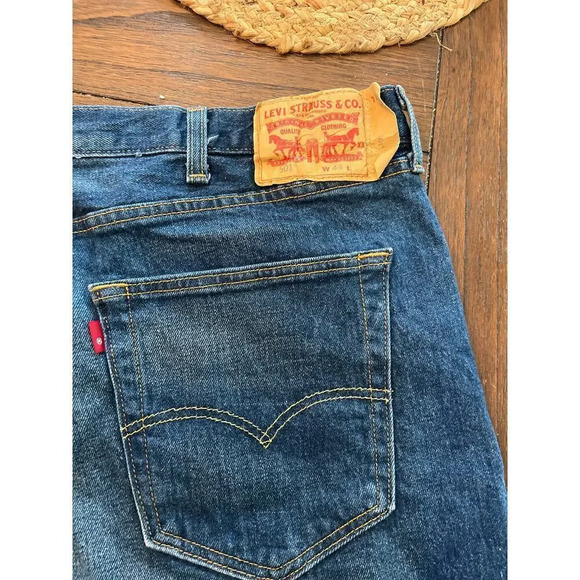 Levi 501 button fly jorts (denim shorts) 44W 9inseam - Picture 3 of 6